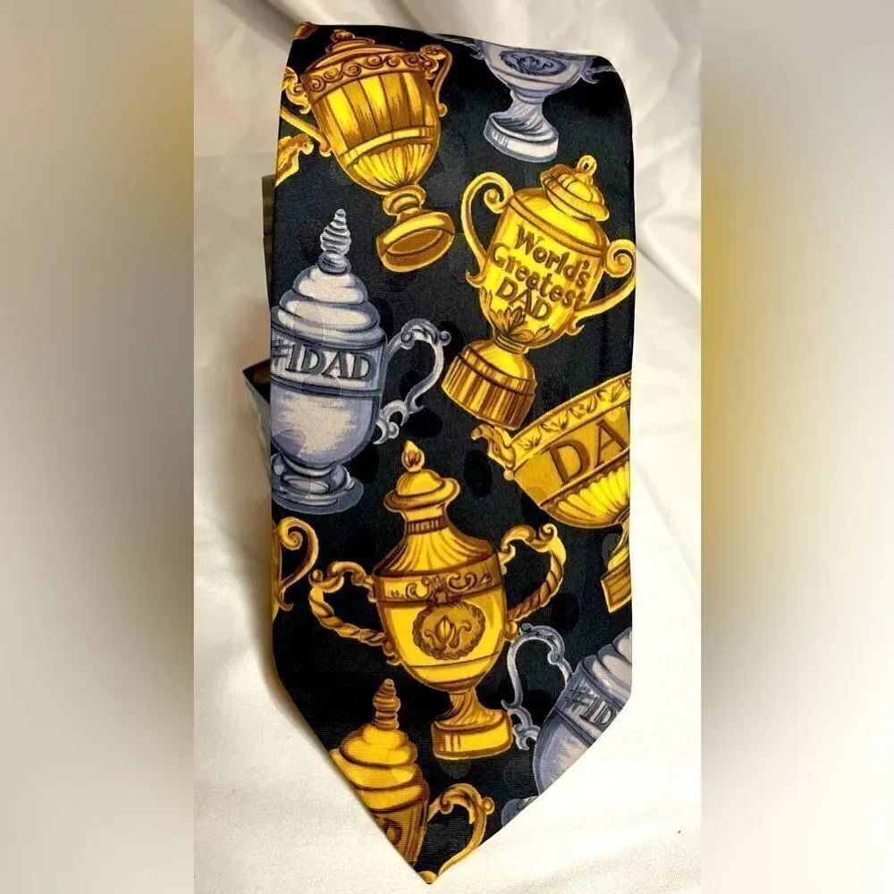 “World’s Greatest Dad” Father’s Day Gift Adorned with Trophies EPC